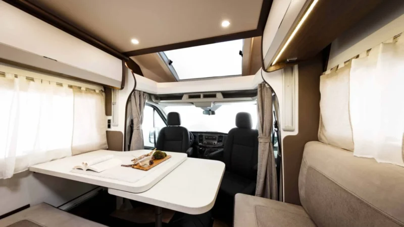 Wohnbereich Benimar Tessoro 463UP innen - 151Camper Halle