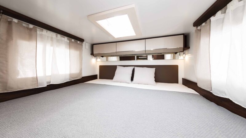 Schlafbereich Benimar Tessoro 463UP innen - 151Camper Halle